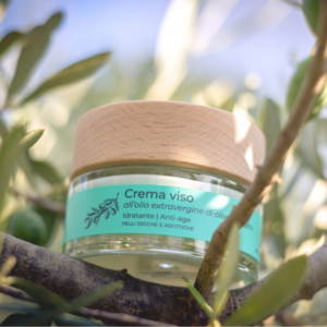 Alternative view of crema viso con olio EVO biologico e acido ialuronico