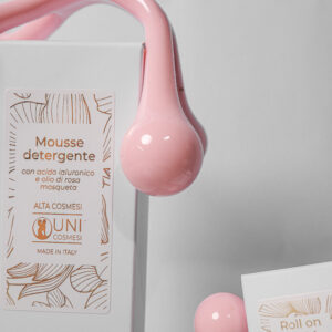 Alternative view of mousse detergente acido ialuronico